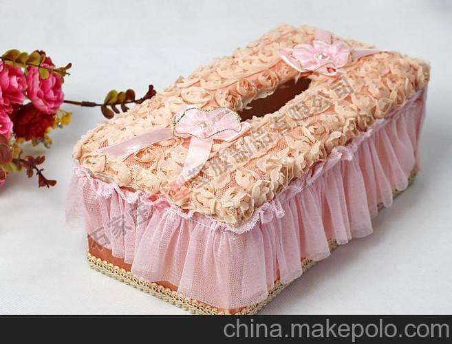 供应玫瑰花布艺纸巾盒 融合塑料配件与布艺制品的匠心之选